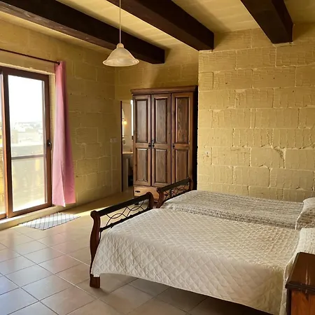 4 Bedroom With Private Pool *