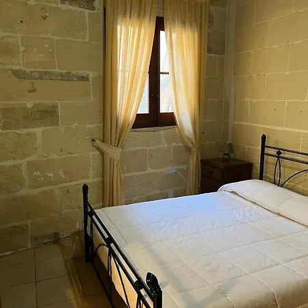 4 Bedroom With Private Pool Vakantiehuis Xewkija